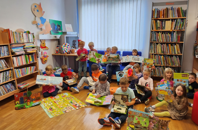 Maja Šinkovec Rajh: Igralne knjige za prve korake | Bralna priporočila