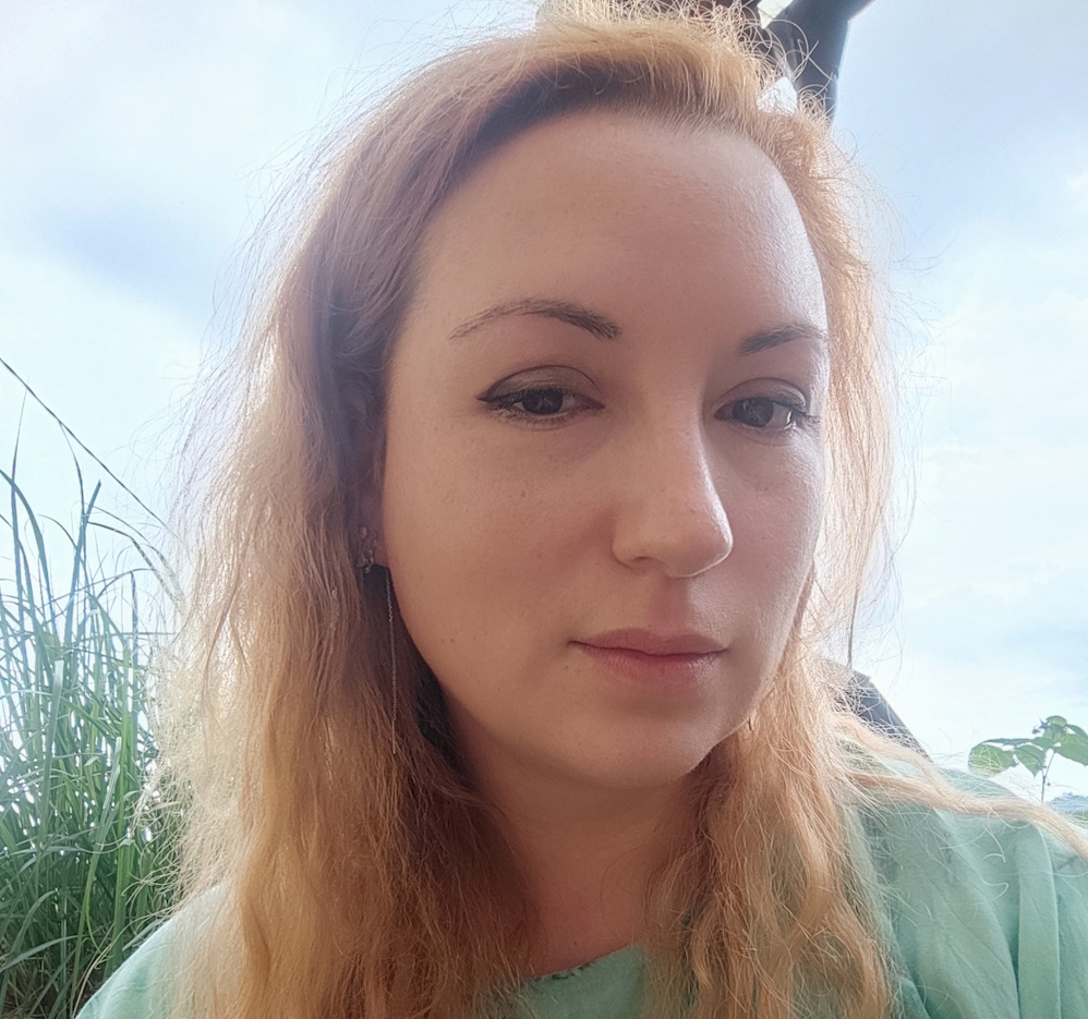 Simona Žibert: Avdio knjige v knjižnici | Bralna priporočila