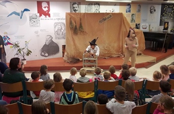 Zgodba o Kekcu in Pehti v izvedbi Gledališča Beži