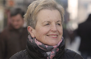 KOMENDA: Milena Miklavčič: predstavitev knjige Ogenj, rit in kače niso za igrače, 3. del