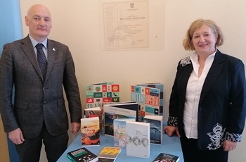 Donacija knjig irskega veleposlanika v Sloveniji