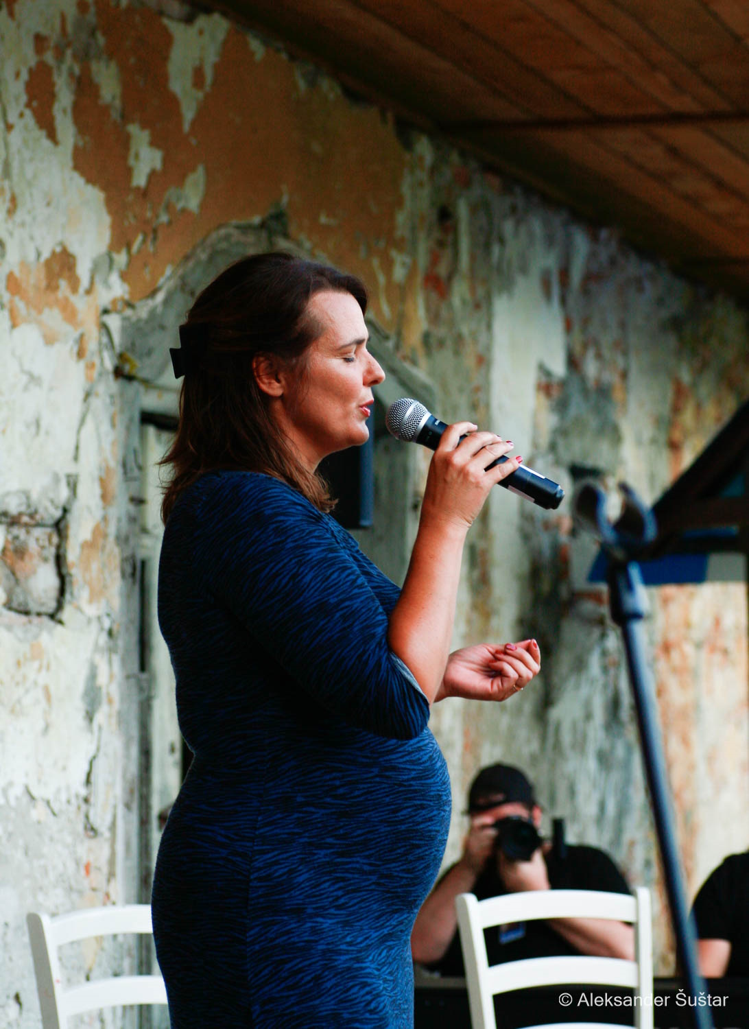 Katja in Simona Skalar na predstavitvi pesniške zbirke Maistrovih trideset.