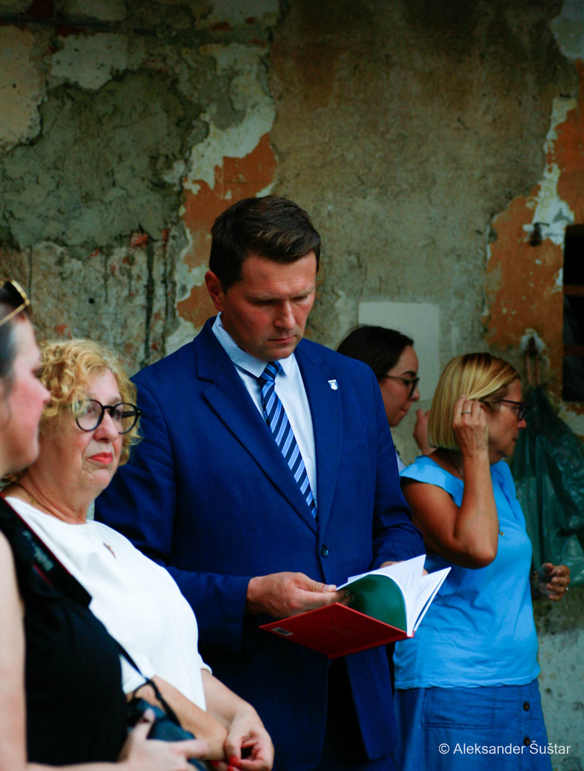 Župan Kamnika Matej Slapar na predstavitvi knjige Maistrovih trideset na Kamfestu.