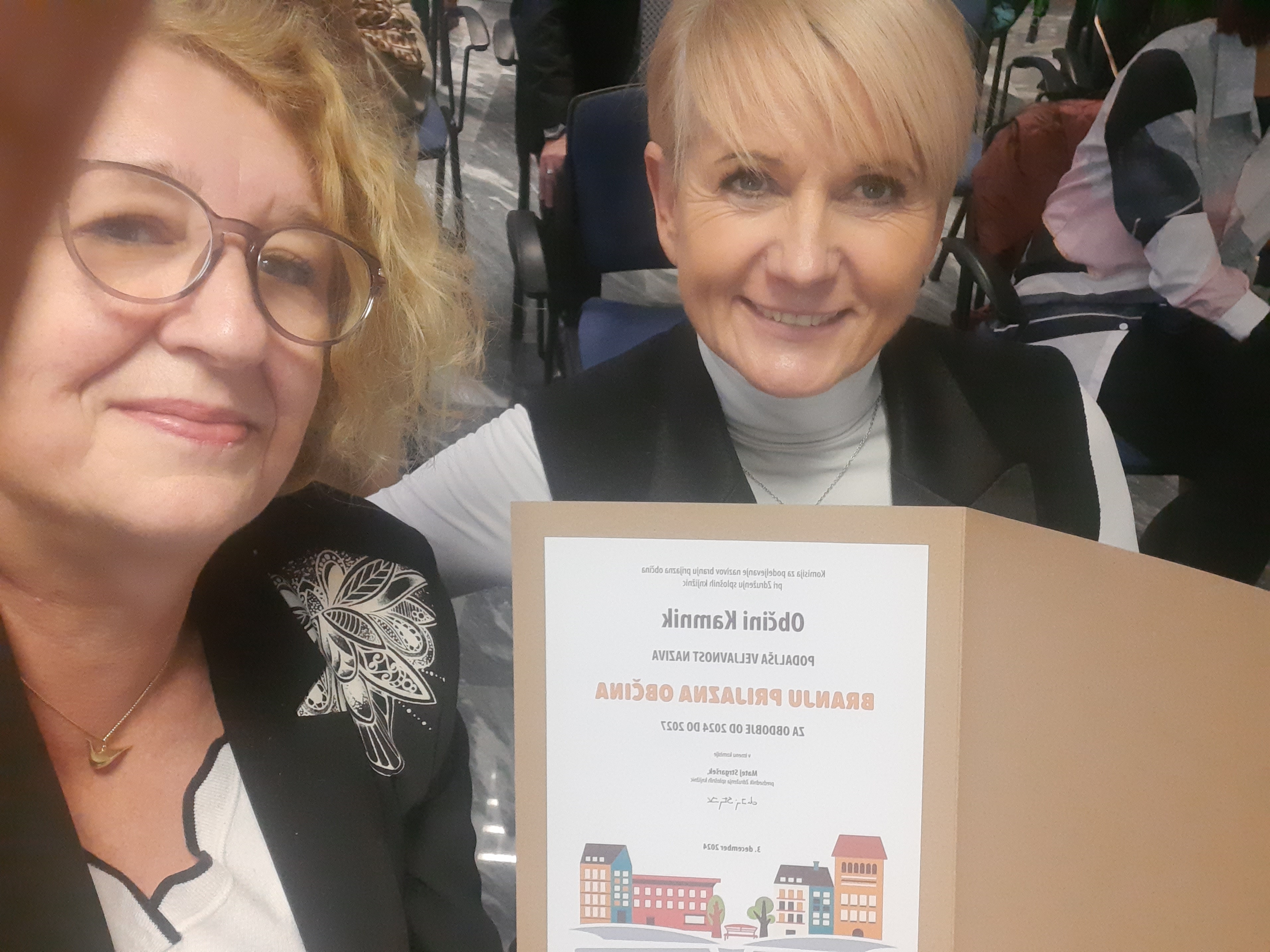 Naziv branju prijazna občina je v imenu Občine Kamnik prevzela Lili Mastikosa, dogodka se je udeležila tudi Breda Podbrežnik Vukmir, direktorica knjižnice, ki je tudi članica komisije za podeljevanje certifikatov.